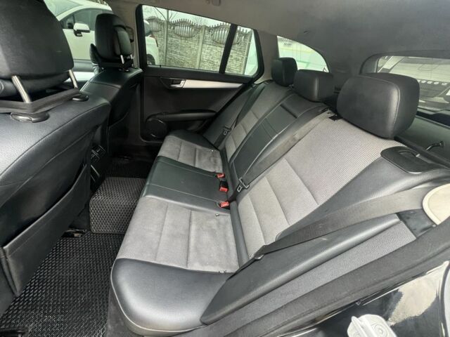 Черный Мерседес Ц-Класс, объемом двигателя 2.2 л и пробегом 279 тыс. км за 7999 $, фото 18 на Automoto.ua