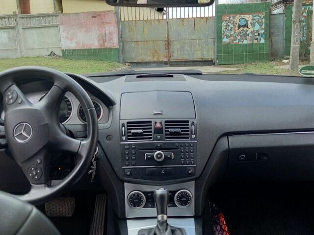 Черный Мерседес Ц-Класс, объемом двигателя 1.8 л и пробегом 199 тыс. км за 8200 $, фото 11 на Automoto.ua