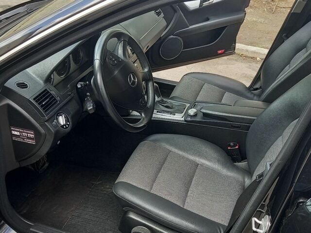 Черный Мерседес Ц-Класс, объемом двигателя 1.8 л и пробегом 199 тыс. км за 8200 $, фото 4 на Automoto.ua