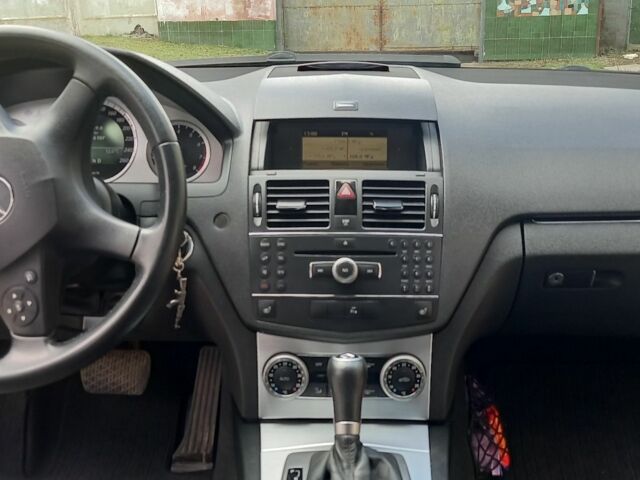 Черный Мерседес Ц-Класс, объемом двигателя 1.8 л и пробегом 199 тыс. км за 8200 $, фото 16 на Automoto.ua