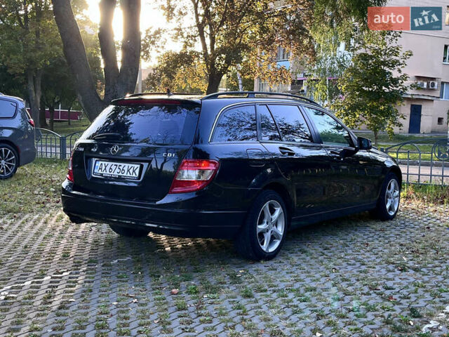 Черный Мерседес Ц-Класс, объемом двигателя 2.2 л и пробегом 300 тыс. км за 7500 $, фото 4 на Automoto.ua