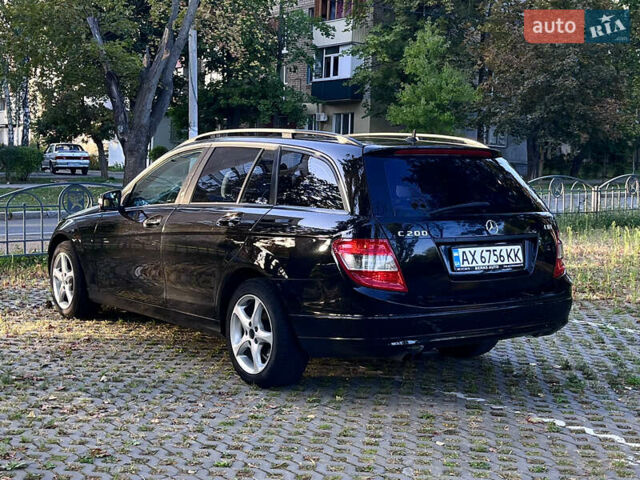 Черный Мерседес Ц-Класс, объемом двигателя 2.2 л и пробегом 300 тыс. км за 7500 $, фото 6 на Automoto.ua