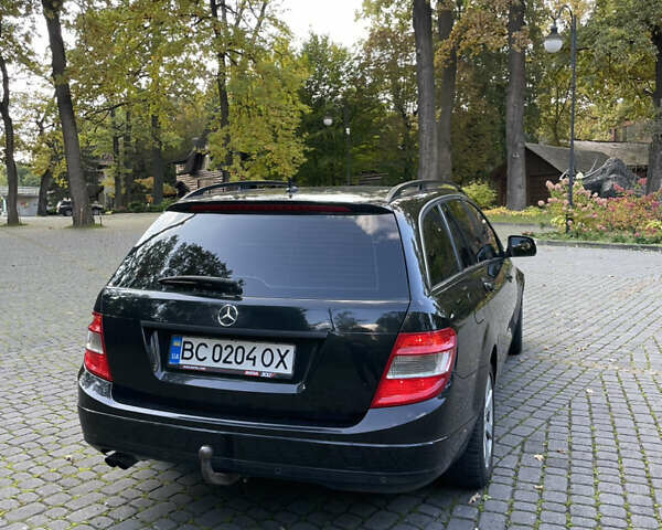 Чорний Мерседес Ц-Клас, об'ємом двигуна 2.2 л та пробігом 270 тис. км за 8200 $, фото 9 на Automoto.ua