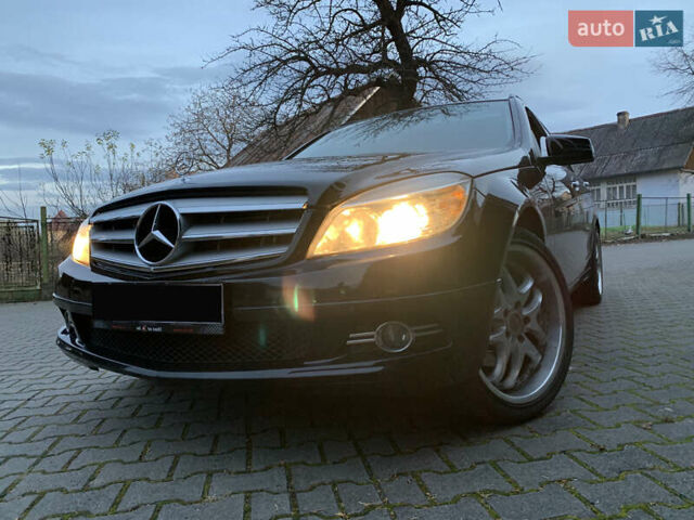 Черный Мерседес Ц-Класс, объемом двигателя 2.2 л и пробегом 425 тыс. км за 8550 $, фото 1 на Automoto.ua