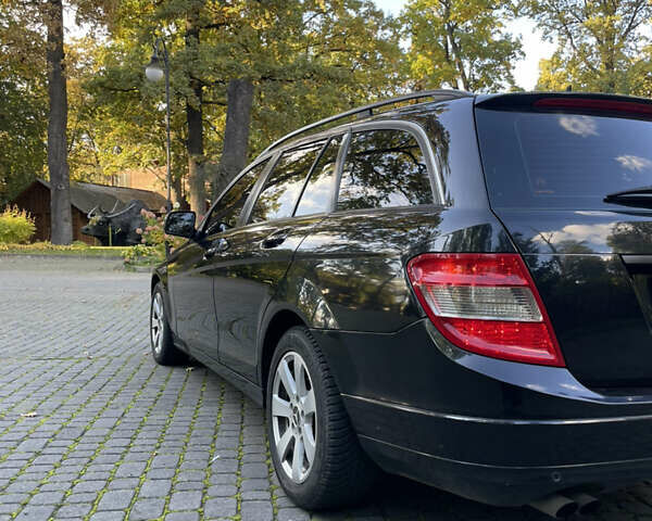 Чорний Мерседес Ц-Клас, об'ємом двигуна 2.2 л та пробігом 270 тис. км за 8200 $, фото 5 на Automoto.ua