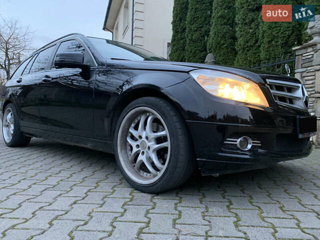 Черный Мерседес Ц-Класс, объемом двигателя 2.2 л и пробегом 425 тыс. км за 8550 $, фото 6 на Automoto.ua