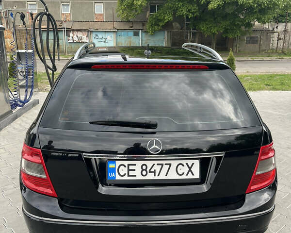 Черный Мерседес Ц-Класс, объемом двигателя 2.15 л и пробегом 260 тыс. км за 9533 $, фото 3 на Automoto.ua