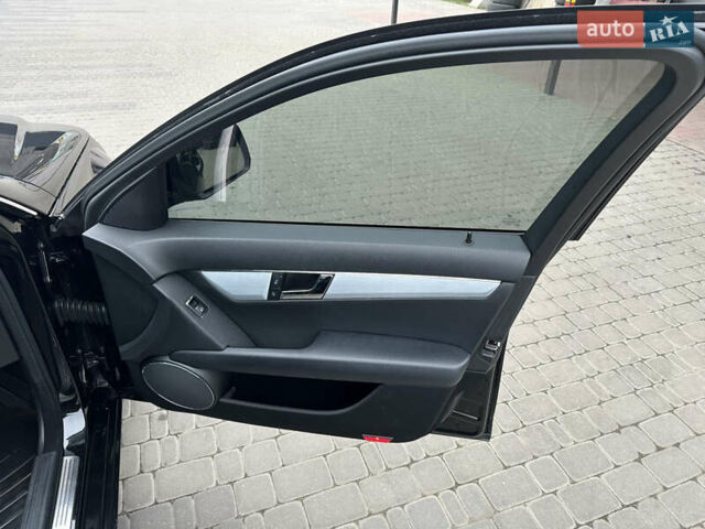 Чорний Мерседес Ц-Клас, об'ємом двигуна 1.8 л та пробігом 289 тис. км за 8500 $, фото 11 на Automoto.ua
