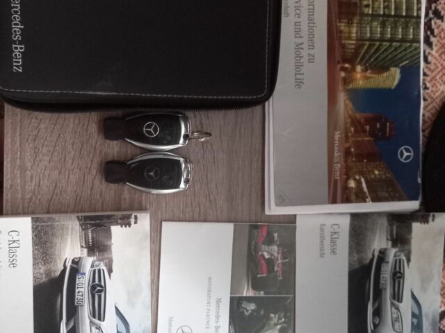 Черный Мерседес Ц-Класс, объемом двигателя 1.8 л и пробегом 199 тыс. км за 8200 $, фото 20 на Automoto.ua