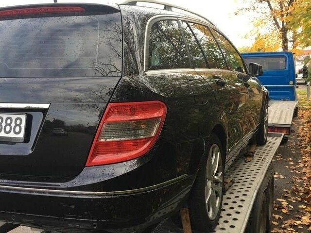 Черный Мерседес Ц-Класс, объемом двигателя 1.8 л и пробегом 199 тыс. км за 8200 $, фото 5 на Automoto.ua