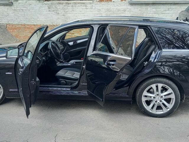 Черный Мерседес Ц-Класс, объемом двигателя 1.8 л и пробегом 199 тыс. км за 8200 $, фото 13 на Automoto.ua