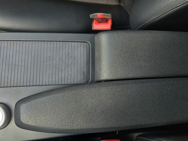 Черный Мерседес Ц-Класс, объемом двигателя 1.8 л и пробегом 199 тыс. км за 8200 $, фото 7 на Automoto.ua