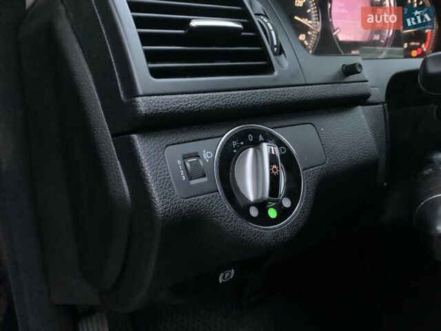 Черный Мерседес Ц-Класс, объемом двигателя 2.2 л и пробегом 425 тыс. км за 8550 $, фото 19 на Automoto.ua