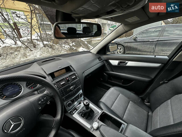 Черный Мерседес Ц-Класс, объемом двигателя 1.8 л и пробегом 389 тыс. км за 6850 $, фото 13 на Automoto.ua