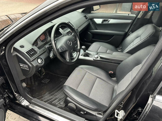 Чорний Мерседес Ц-Клас, об'ємом двигуна 1.8 л та пробігом 289 тис. км за 8500 $, фото 8 на Automoto.ua