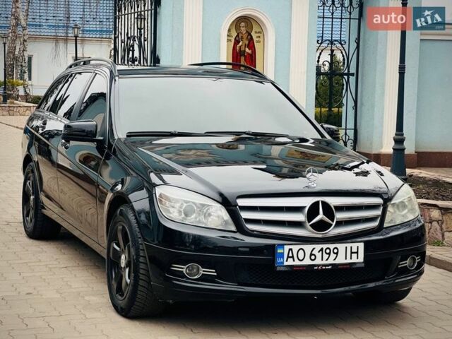 Чорний Мерседес Ц-Клас, об'ємом двигуна 2.2 л та пробігом 220 тис. км за 7500 $, фото 2 на Automoto.ua