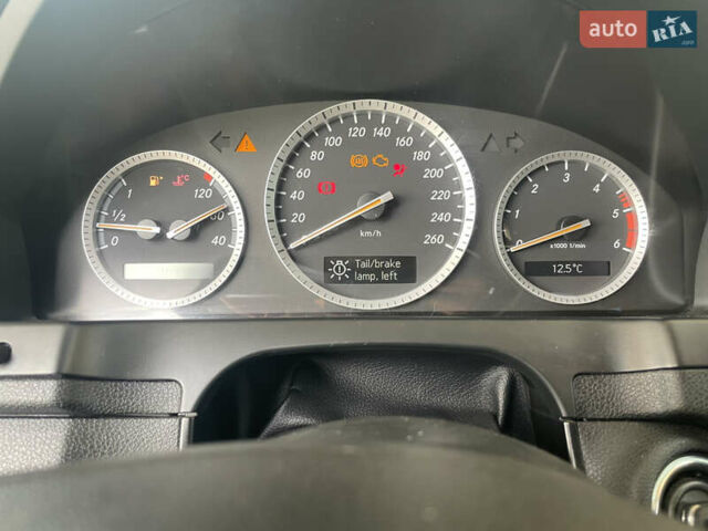 Чорний Мерседес Ц-Клас, об'ємом двигуна 2.2 л та пробігом 270 тис. км за 8200 $, фото 18 на Automoto.ua