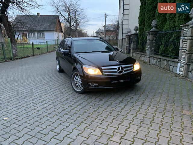 Черный Мерседес Ц-Класс, объемом двигателя 2.2 л и пробегом 425 тыс. км за 8550 $, фото 4 на Automoto.ua