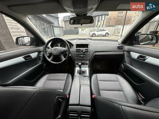 Чорний Мерседес Ц-Клас, об'ємом двигуна 1.8 л та пробігом 289 тис. км за 8500 $, фото 14 на Automoto.ua