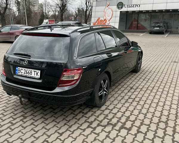 Чорний Мерседес Ц-Клас, об'ємом двигуна 2.2 л та пробігом 277 тис. км за 7500 $, фото 5 на Automoto.ua