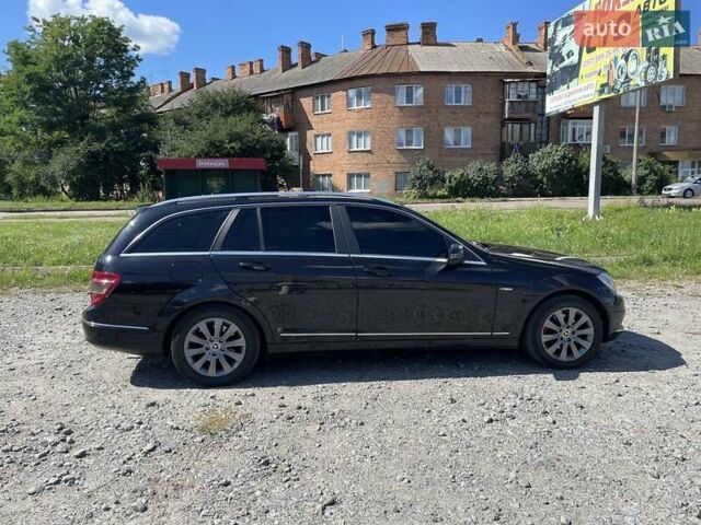 Чорний Мерседес Ц-Клас, об'ємом двигуна 2.2 л та пробігом 294 тис. км за 8700 $, фото 4 на Automoto.ua