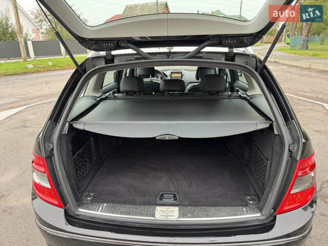 Черный Мерседес Ц-Класс, объемом двигателя 1.8 л и пробегом 201 тыс. км за 10999 $, фото 28 на Automoto.ua