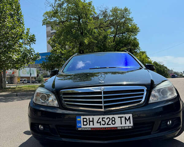 Чорний Мерседес Ц-Клас, об'ємом двигуна 2.15 л та пробігом 270 тис. км за 8700 $, фото 7 на Automoto.ua