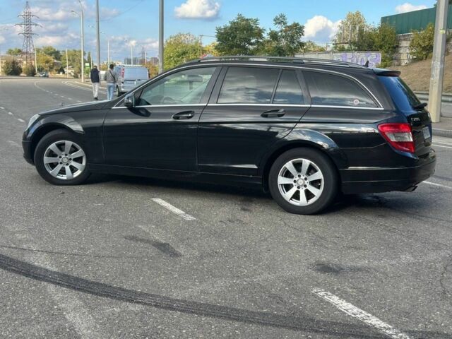 Чорний Мерседес Ц-Клас, об'ємом двигуна 2.1 л та пробігом 280 тис. км за 8600 $, фото 4 на Automoto.ua