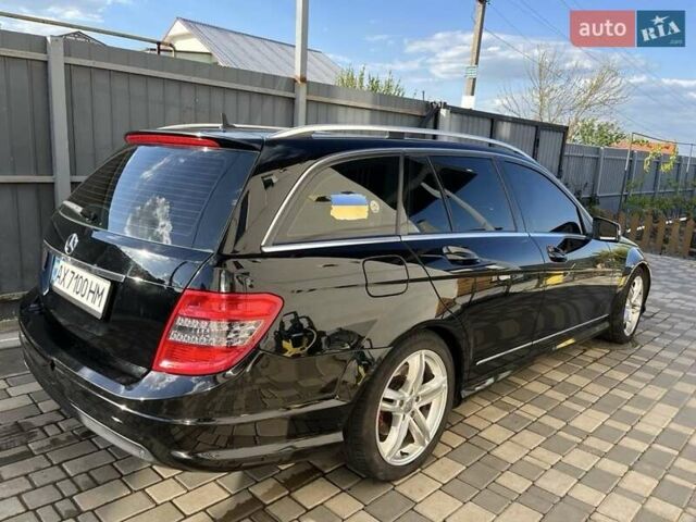 Черный Мерседес Ц-Класс, объемом двигателя 2.1 л и пробегом 302 тыс. км за 10000 $, фото 1 на Automoto.ua