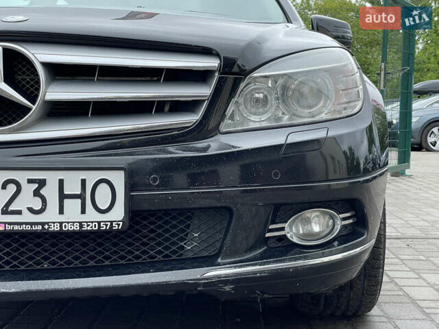 Чорний Мерседес Ц-Клас, об'ємом двигуна 2.1 л та пробігом 252 тис. км за 10855 $, фото 7 на Automoto.ua