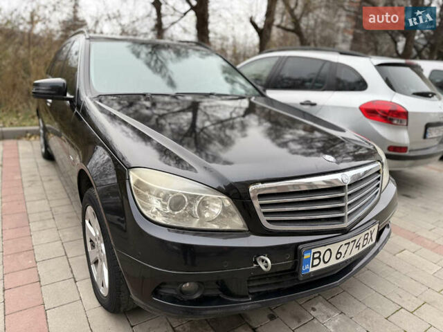 Черный Мерседес Ц-Класс, объемом двигателя 2.2 л и пробегом 326 тыс. км за 3699 $, фото 4 на Automoto.ua