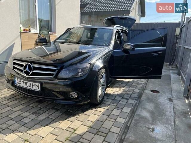 Черный Мерседес Ц-Класс, объемом двигателя 2.1 л и пробегом 302 тыс. км за 10000 $, фото 4 на Automoto.ua