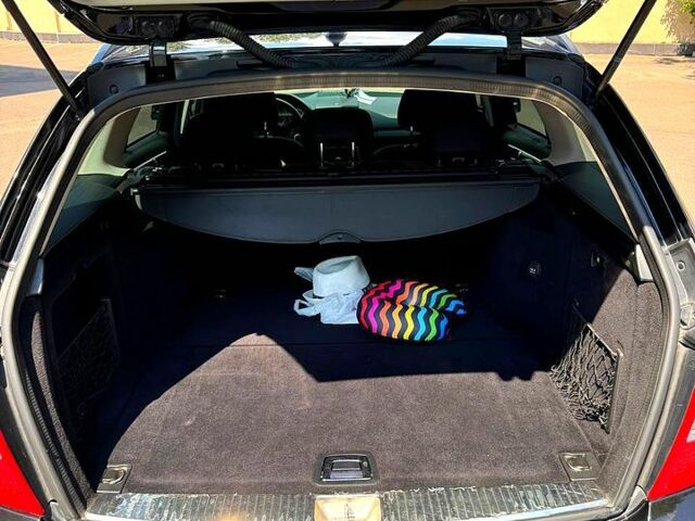 Чорний Мерседес Ц-Клас, об'ємом двигуна 2.2 л та пробігом 285 тис. км за 9200 $, фото 6 на Automoto.ua