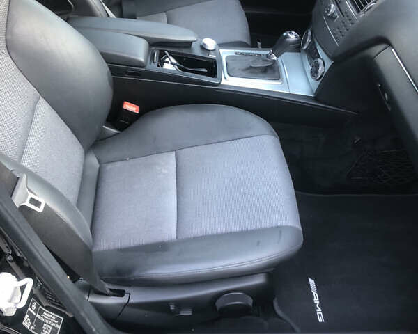 Черный Мерседес Ц-Класс, объемом двигателя 1.6 л и пробегом 280 тыс. км за 9999 $, фото 8 на Automoto.ua