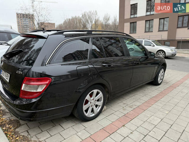 Черный Мерседес Ц-Класс, объемом двигателя 2.2 л и пробегом 326 тыс. км за 3699 $, фото 10 на Automoto.ua