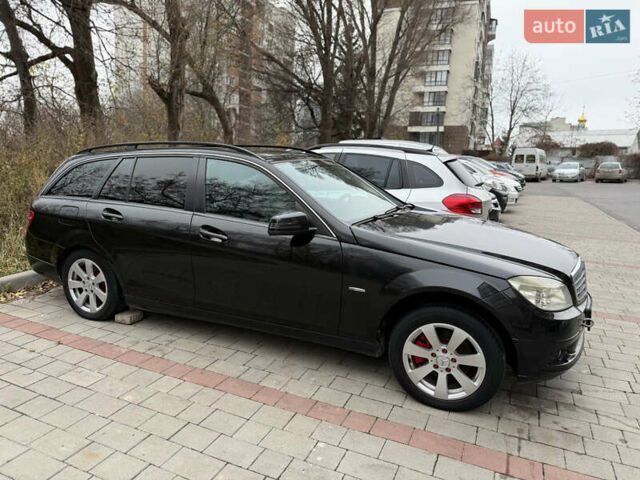 Черный Мерседес Ц-Класс, объемом двигателя 2.2 л и пробегом 326 тыс. км за 3699 $, фото 11 на Automoto.ua