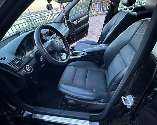 Чорний Мерседес Ц-Клас, об'ємом двигуна 2.15 л та пробігом 370 тис. км за 8000 $, фото 7 на Automoto.ua