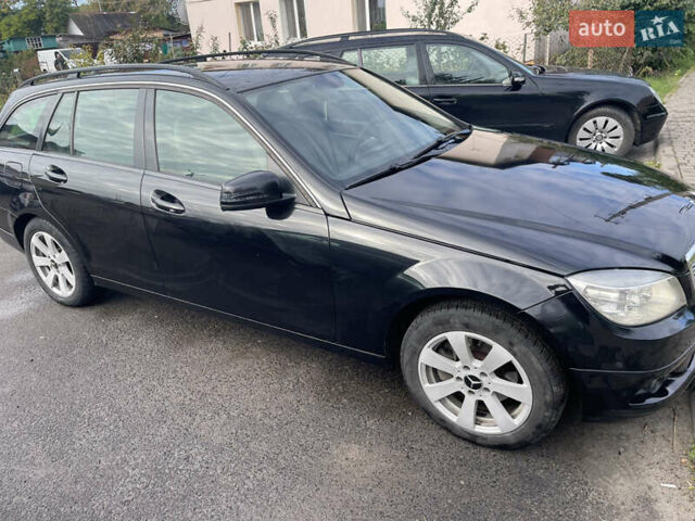 Черный Мерседес Ц-Класс, объемом двигателя 2.1 л и пробегом 294 тыс. км за 9300 $, фото 2 на Automoto.ua