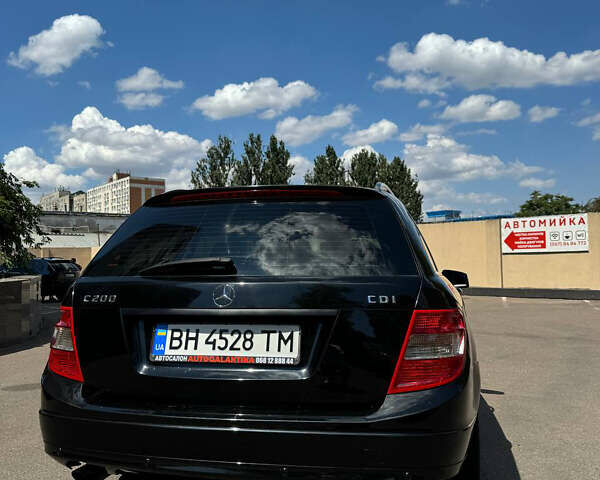 Чорний Мерседес Ц-Клас, об'ємом двигуна 2.15 л та пробігом 270 тис. км за 8700 $, фото 4 на Automoto.ua