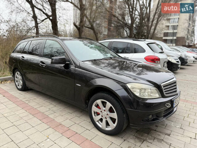 Черный Мерседес Ц-Класс, объемом двигателя 2.2 л и пробегом 326 тыс. км за 3699 $, фото 7 на Automoto.ua