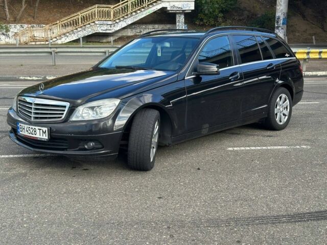 Чорний Мерседес Ц-Клас, об'ємом двигуна 2.1 л та пробігом 280 тис. км за 8600 $, фото 3 на Automoto.ua