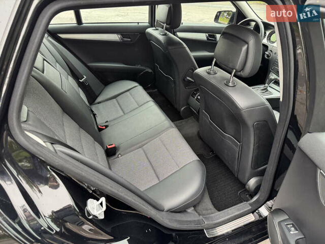 Черный Мерседес Ц-Класс, объемом двигателя 1.8 л и пробегом 201 тыс. км за 10999 $, фото 25 на Automoto.ua