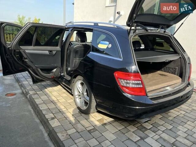 Черный Мерседес Ц-Класс, объемом двигателя 2.1 л и пробегом 302 тыс. км за 10000 $, фото 3 на Automoto.ua
