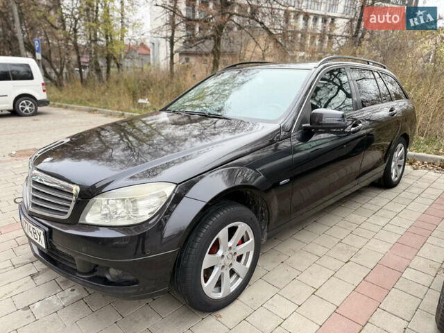 Черный Мерседес Ц-Класс, объемом двигателя 2.2 л и пробегом 326 тыс. км за 3699 $, фото 5 на Automoto.ua