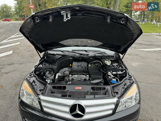 Черный Мерседес Ц-Класс, объемом двигателя 1.8 л и пробегом 201 тыс. км за 10999 $, фото 30 на Automoto.ua