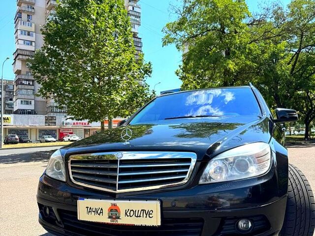 Чорний Мерседес Ц-Клас, об'ємом двигуна 2.2 л та пробігом 285 тис. км за 9200 $, фото 1 на Automoto.ua