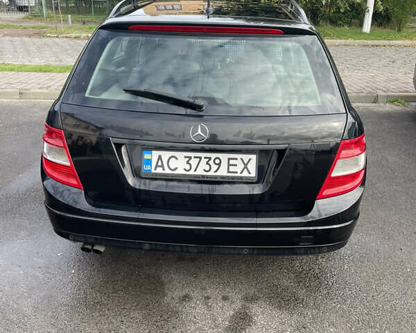 Черный Мерседес Ц-Класс, объемом двигателя 2.1 л и пробегом 294 тыс. км за 9300 $, фото 6 на Automoto.ua