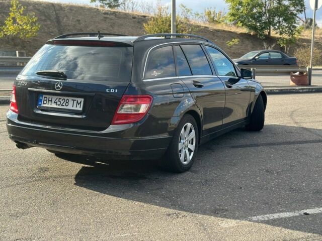 Чорний Мерседес Ц-Клас, об'ємом двигуна 2.1 л та пробігом 280 тис. км за 8600 $, фото 5 на Automoto.ua