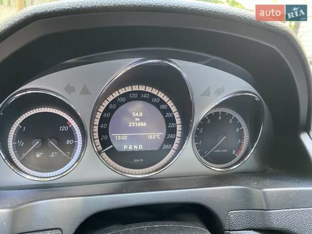 Чорний Мерседес Ц-Клас, об'ємом двигуна 1.6 л та пробігом 230 тис. км за 9300 $, фото 7 на Automoto.ua