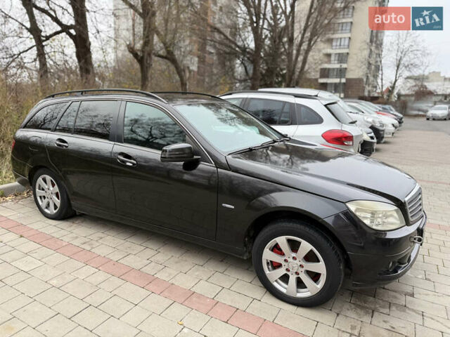 Черный Мерседес Ц-Класс, объемом двигателя 2.2 л и пробегом 326 тыс. км за 3699 $, фото 3 на Automoto.ua